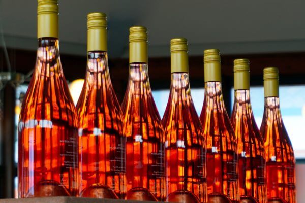 Etiquetas botellas de vino en Barcelona