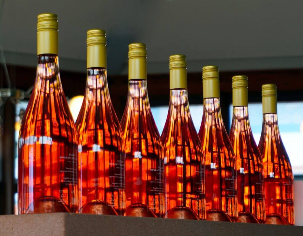 Etiquetas botellas de vino en Barcelona